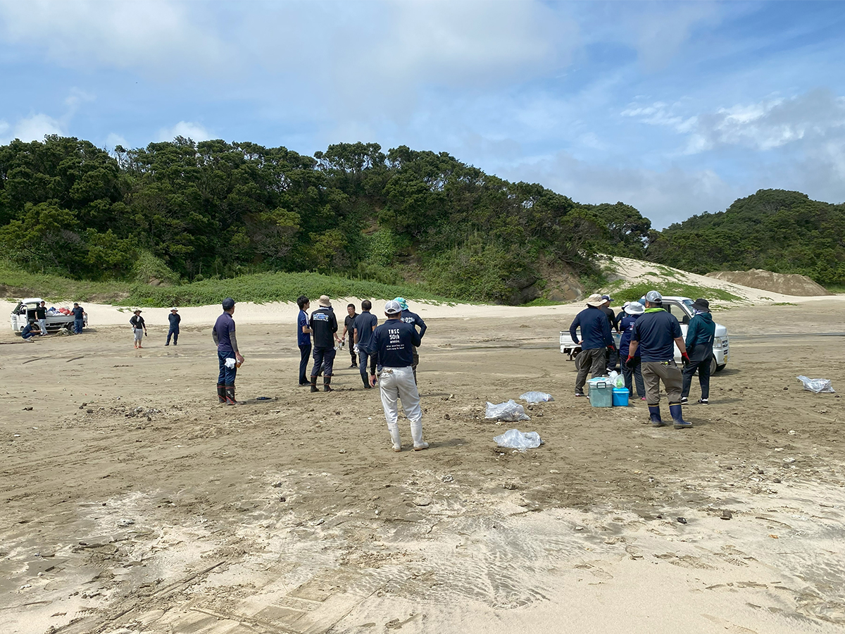 浜田海水浴場の海岸清掃